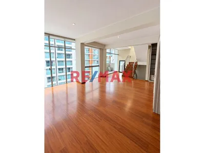 Exclusivo Triplex En Venta En San Isidro - Amplios Espacios Y Excelente Distrubución Y Ubicación
