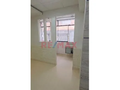🚨 Oportunidad De Inversión En El Corazón De Centro De Lima 🚨 ¿Buscas Un Espacio Estratégico, Rentable Y Con Alto Tránsito Asegurado? Este Local Comercial De 40 M² Es La Oportunidad Que Estabas Espe