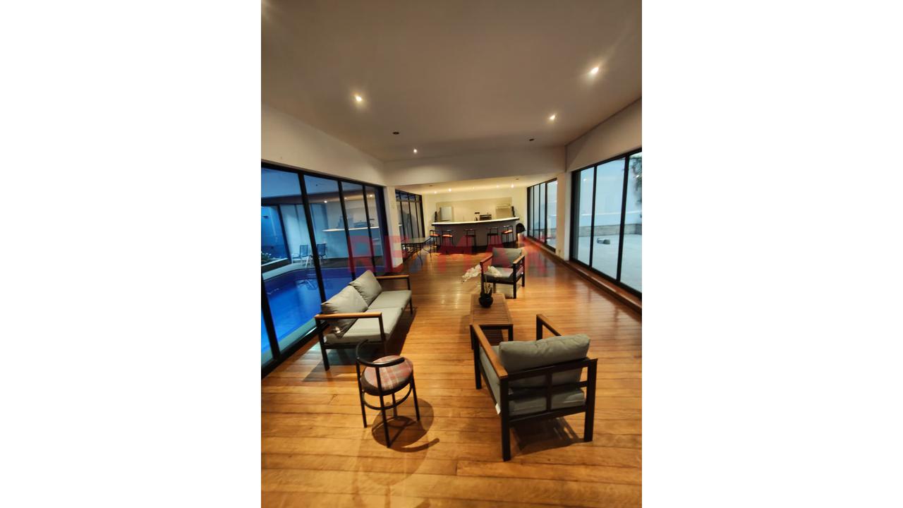Departamento Remodelado En Venta  Zona Exclusiva De San Isidro Vista Exterior + Estacionamiento