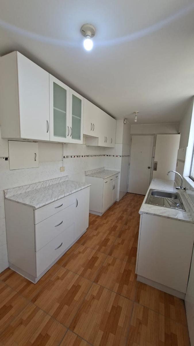 Venta de Departamento en Comas - Lima 3 Dormitorios 