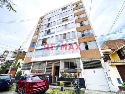 Venta de Departamento en Ate - Lima 3 Dormitorios