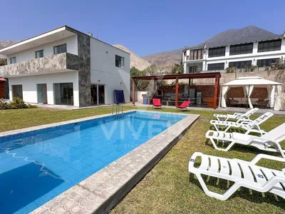 Alquiler de Casa en - Lima 5 Dormitorios 