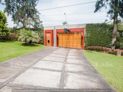 Venta de Casa en Santiago de Surco - Lima 4 Dormitorios