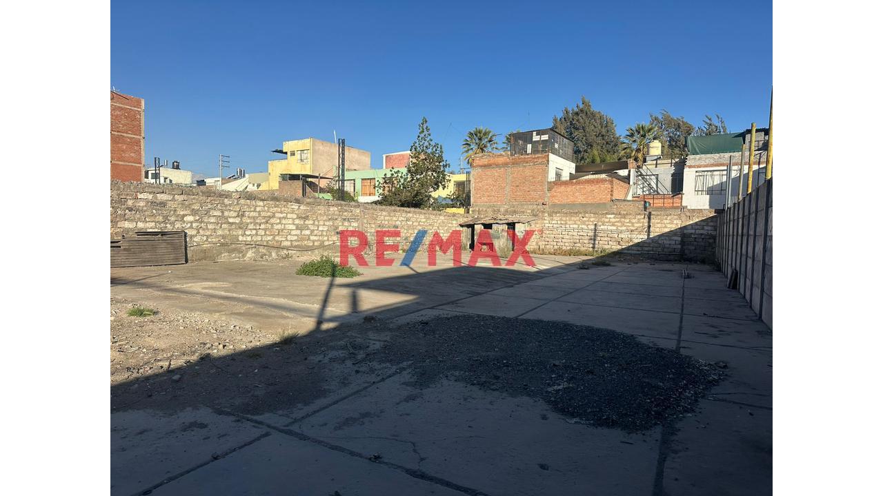 🏢 Terreno Comercial Frente Al Mercado El Palomar – 628 M²