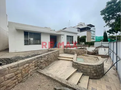 Se Alquila Casa Como Terreno En San Isidro