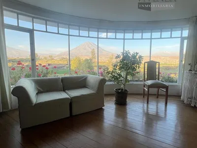 Venta de Casa en Cayma - Arequipa 4 Dormitorios 