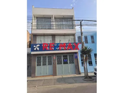 Se Alquila Amplio Departamento En Avenida Principal De Carapongo -Chosica