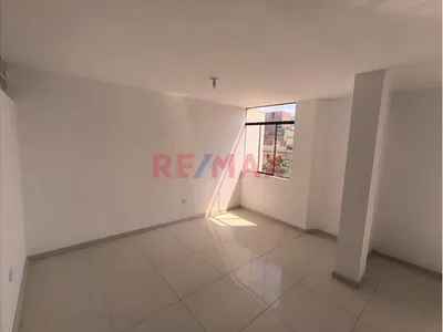 Se Alquila Departamento Con Vista Al Exterior En Av. Camino Real, La Rinconada - Trujillo - S/1,000.