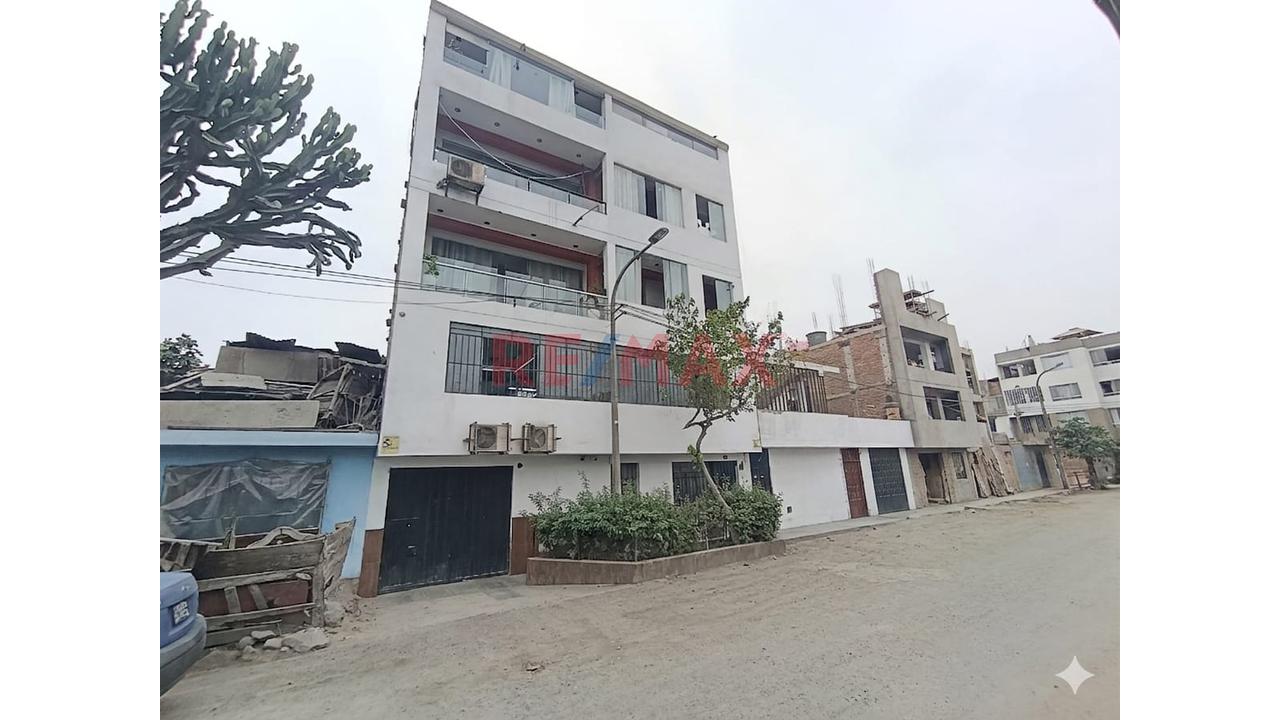 Vendo Departamento En Segundo Piso De 160M2 Cerca Estacion Santa Rosa. Sjl