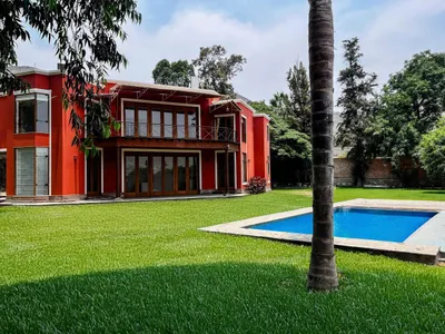 Venta de Casa en La Molina - Lima 4 Dormitorios