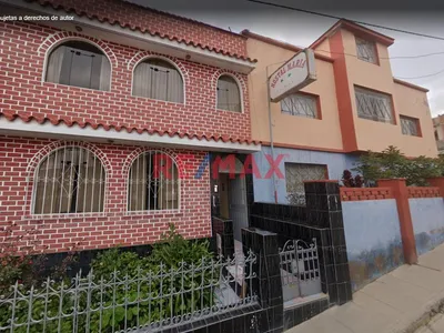 Casa Comercial En Venta - Hostal