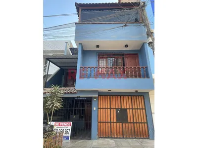 Casa En Venta De 120 M² En Smp | 2 Pisos + Azotea | Amplios Ambientes Y Excelente Ubicación.