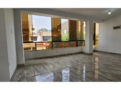 Venta De Casa Con Potencial Residencial Y Comercial – Urb. San Antonio, Carapongo, Chosica