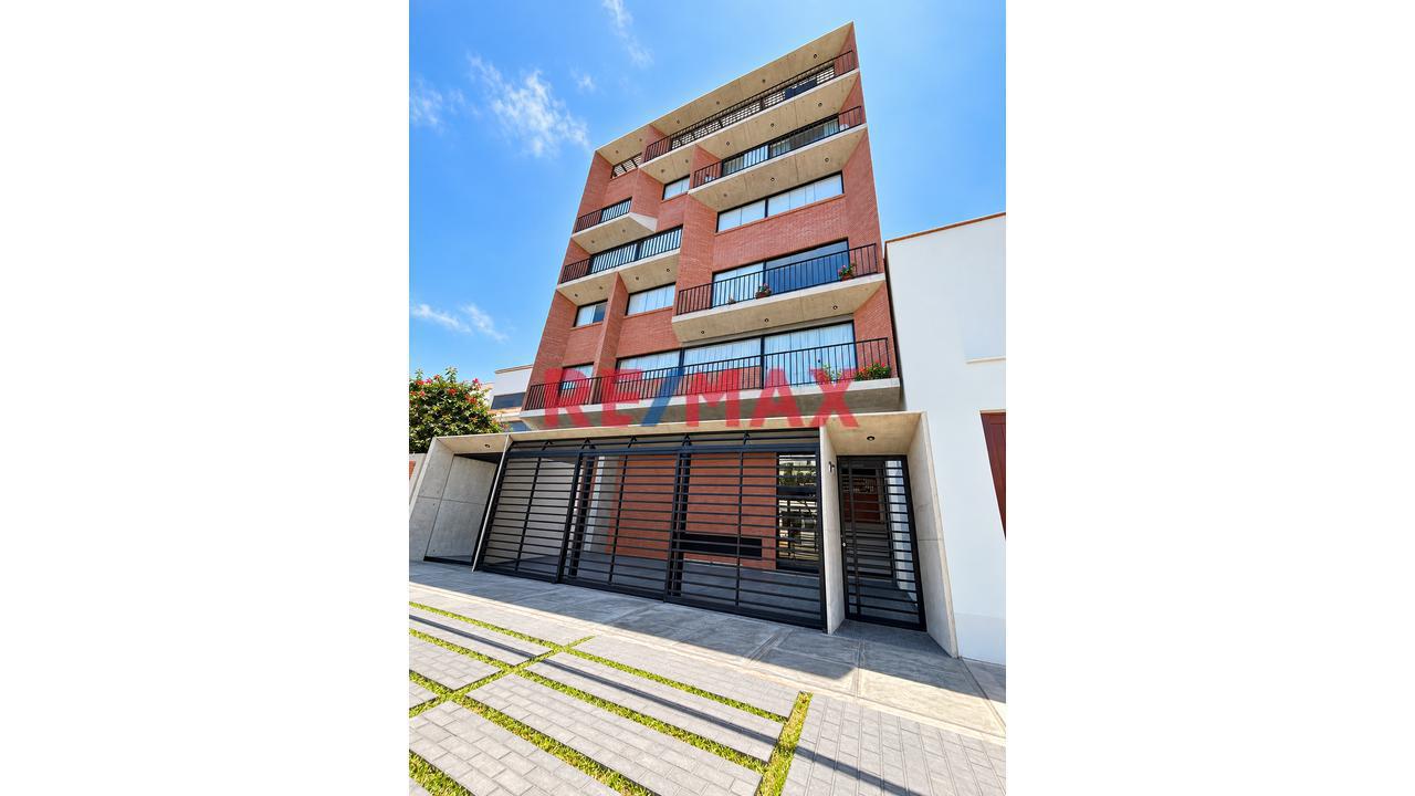 Venta De Dúplex En Lince – Límite Con San Isidro | 3 Habitaciones + Terraza + 2 Estacionamientos + Depósito