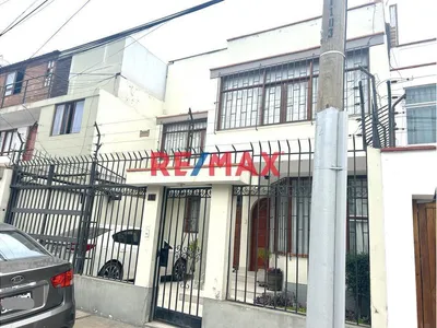 Vendo Casa De 180M2. Cerca A La Univ. Católica Y Plaza San Miguel