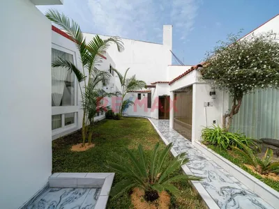 🏡✨ **Venta De Casa En La Molina**