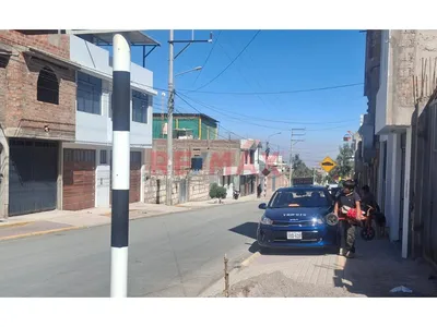 Vendo Terreno En Av. Principal Quechuas - A Una Cuadra De Las Torres