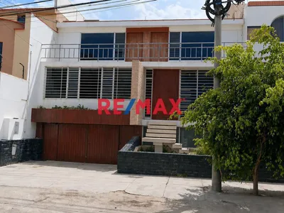 ✨Hermosa Casa En Venta, Ubicada En La Exclusiva Zona Residencial Urb Santa Victoria Chiclayo✨