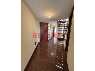 Exclusivo Tríplex En Venta – Amplios Espacios Y Terraza Privada