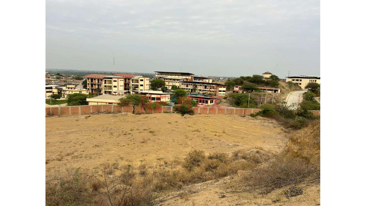 Terreno Amplio Al Costado De La Untumbes
