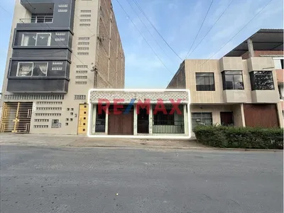 Venta De Casa En Urb. La Rinconada – Cerca A Plaza Vea Chacarero