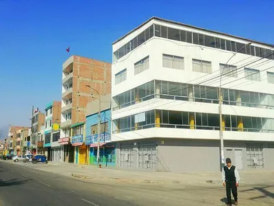 Alquiler de Local Comercial en Los Olivos - Lima 7 Dormitorios 