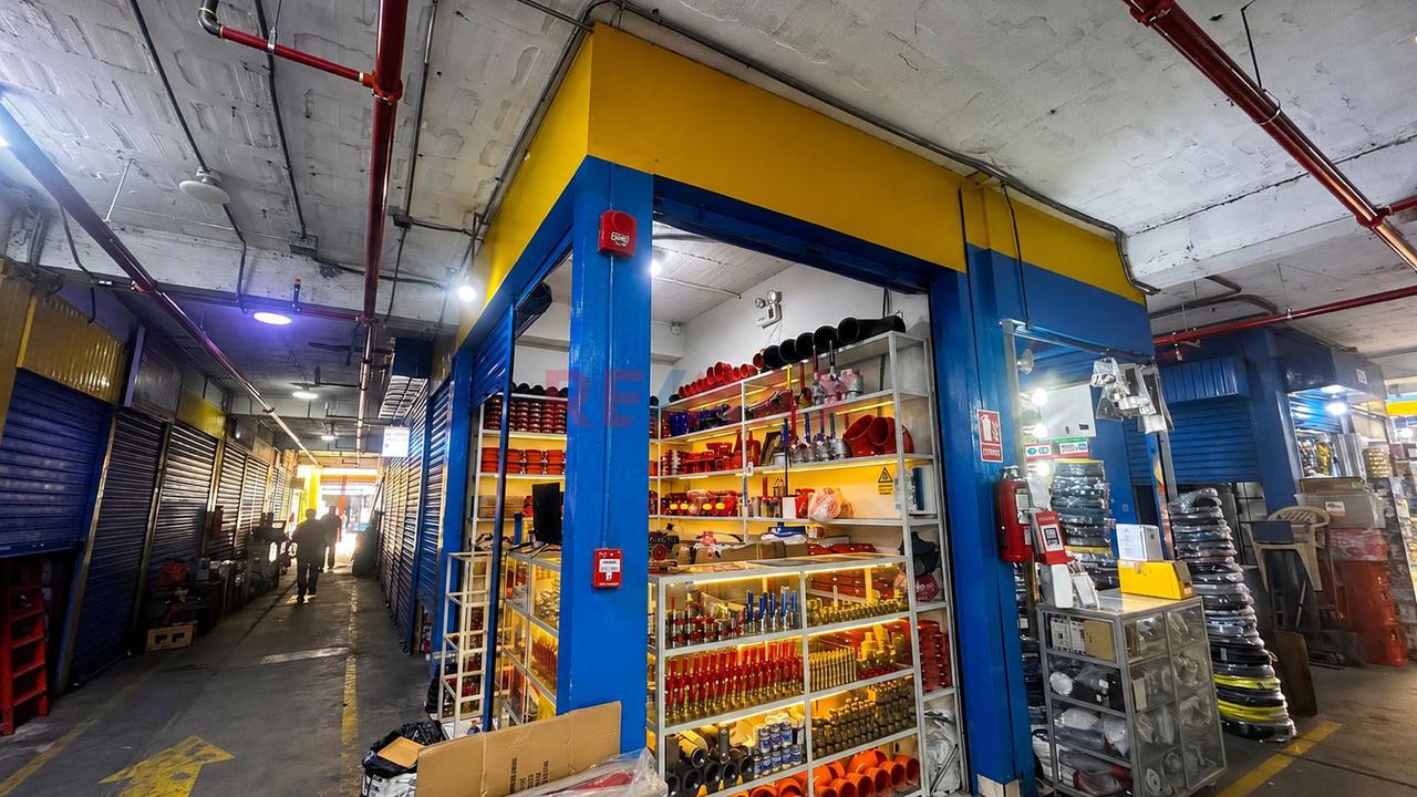 Local Comercial En Malvinas / Centro Comercial Chimenea