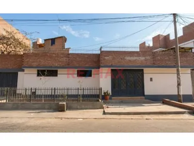 Se Alquila Casa De 182 M² Con Cochera En Urb. Los Libertadores Smp