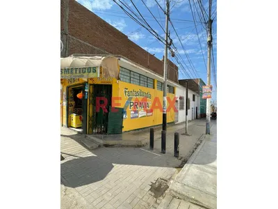💼✨ Local Comercial En Esquina, Zona De Alto Tráfico 🚶‍♂️🏙️, A 4 Cuadras De La Plaza De Armas
