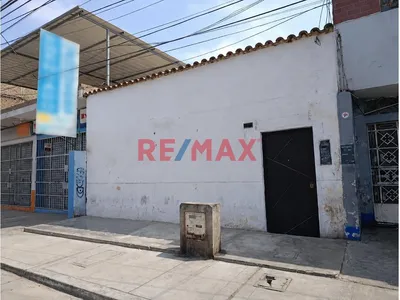 Alquiler Terreno Comercial 230 M2 En Avenida Cesar Vallejo