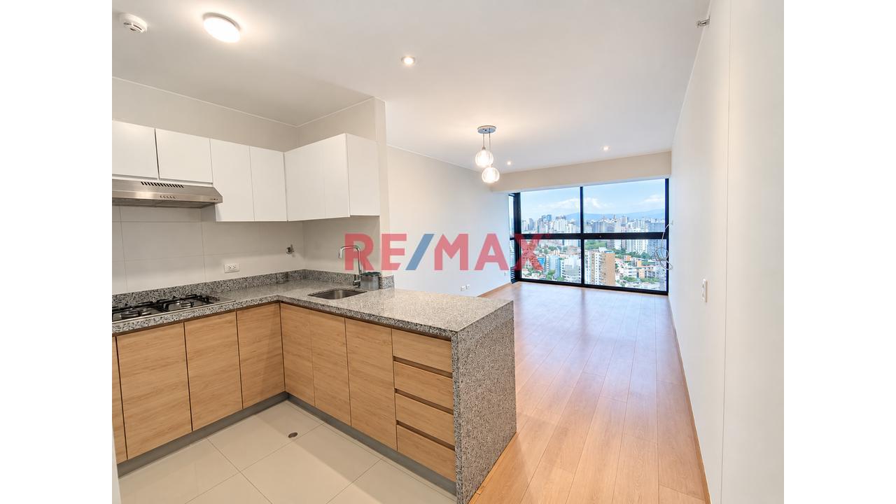 Departamento Con Estacionamiento En Av. Salaverry | Pet Friendly | Vista Panorámica