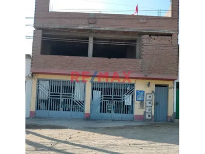 Vendo Casa En Ocasión En Los Huertos De Manchay Cerca Al Mercado Virgen Del Carmen