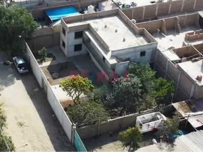 Casa Sin Acabados De 2 Pisos En Amplio Terreno En Sector Santa Rosa - Moche / Cerca A La Planta De La Coca Cola