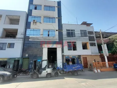 Venta De Almacén Comercial En Urb. Palao  Primera Entrada Smp