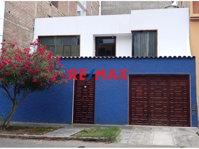 Venta De Espaciosa Casa En Zona Residencial