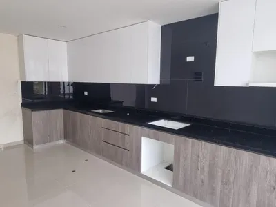 Venta de Casa en Cayma - Arequipa 4 Dormitorios 
