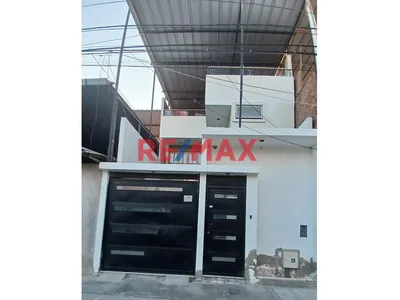Hermosa Casa En Alquiler De 2 Pisos Mas Azotea En Urb Sta Margarita