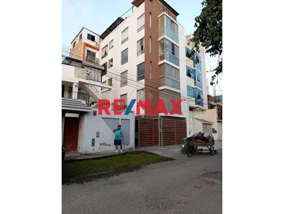 Departamento En Venta En 4To Piso Sin Ascensor + Estacionamiento En La Urb. Santa Maria V Etapa, Area 70.56M2,. Precio 89,000 Dolares