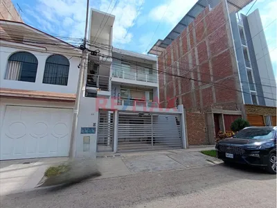 🔰Depa En Venta 📌Sta Maria Del Pinar 🎯Calle Las Diamelas Mz. E #21 ✅Primer Piso ➕Cochera 🚗