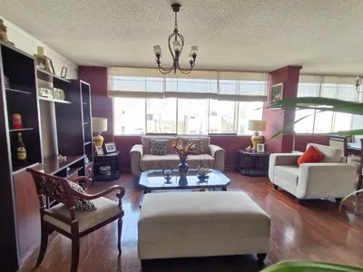 Venta de Departamento en Santiago de Surco - Lima 4 Dormitorios