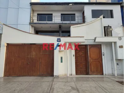 Casa en alquiler · Residencial y Segura, San Isidro · 450 m², 7 dorm.