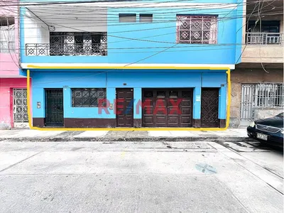 Venta De Departamento En Primer Piso 240 M2 Con Cochera Y Patio