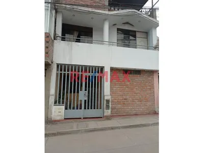 Venta De Casa De 2 Pisos En Villa El Salvador