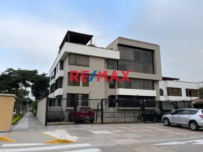 Vendo Duplex En Pentagonito 273.35M2 + Estacionamiento