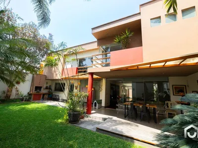 Casa en venta · Rinconada del Lago Etapa 2, La Molina · 400 m², 4 dorm.