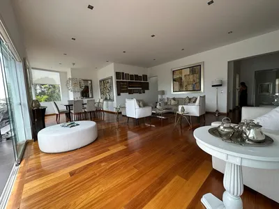 Venta de Casa en Santiago de Surco - Lima 4 Dormitorios