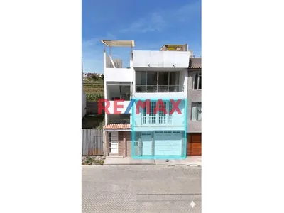 Casa Dúplex En Venta En Jose Luis Bustamante Y Rivero