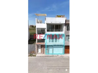 Casa Dúplex En Venta En Jose Luis Bustamante Y Rivero