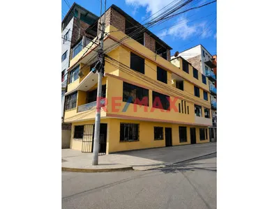 Chorrillos, Venta De Casa De 4 Pisos Con 3 Locales Comerciales, 2 Departamentos, 16 Habitaciones Y Estacionamiento Para 5 Autos.