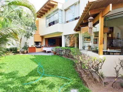 Venta de Casa en Santiago de Surco - Lima 3 Dormitorios